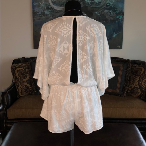 Patterned White Romper - Picture 5 of 8